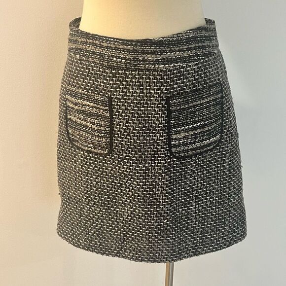 Ann Taylor LOFT Tweed Black/White Skirt Size 4P - Picture 2 of 6